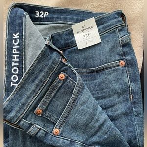 J Crew toothpick jeans (New w/ tags)
*Best fitting jeans ever w/ some stretch!